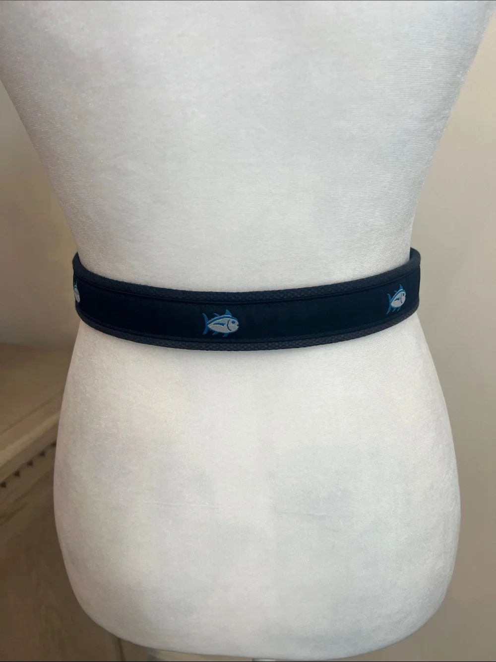 Boys Southern Tide Skipjack ribbon belt size 26 navy and brown leather